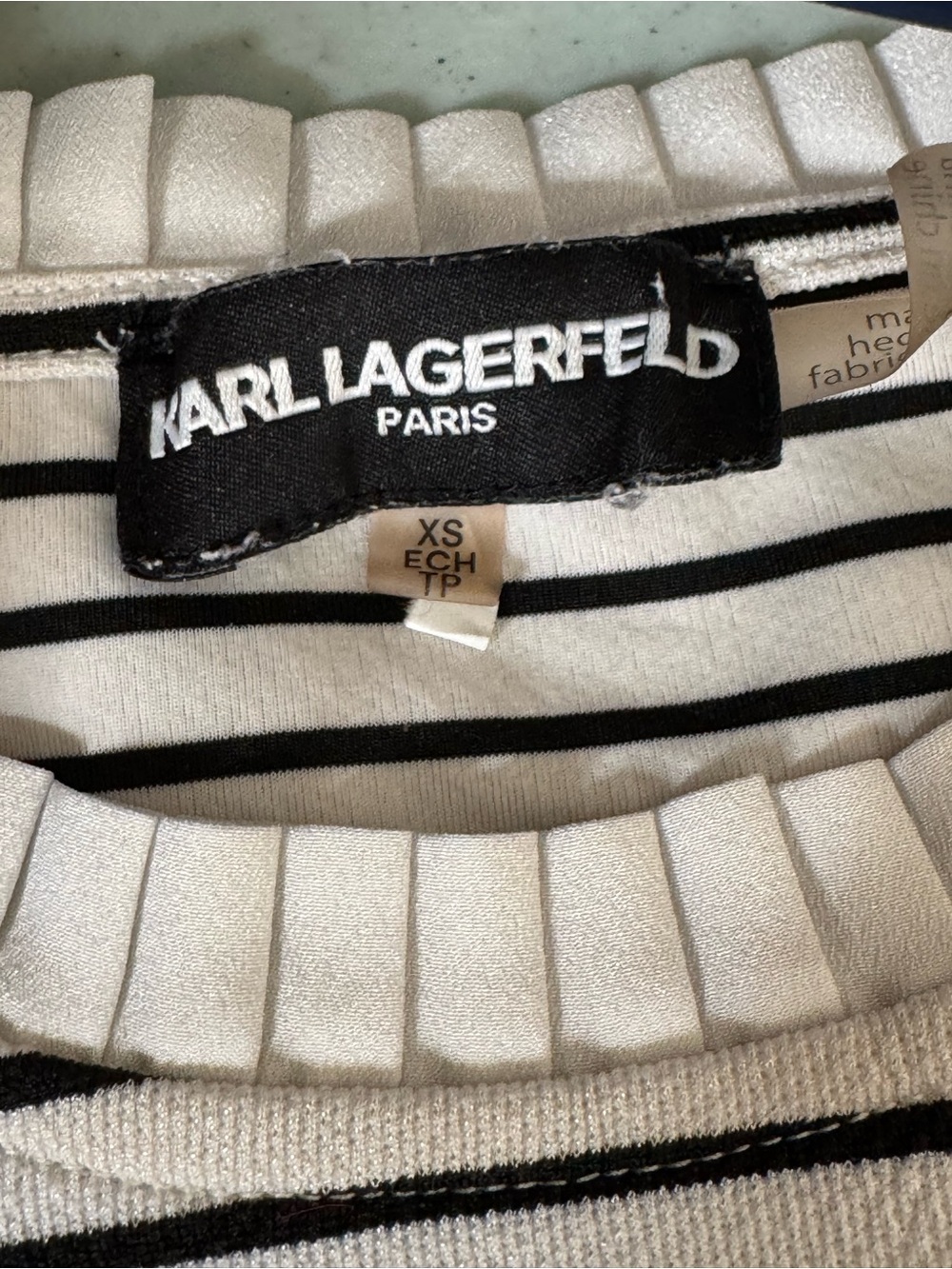Karl Lagerfeld White Black Striped Long-Sleeve Knit Top Button Shoulder Size XS - Picture 6 of 9